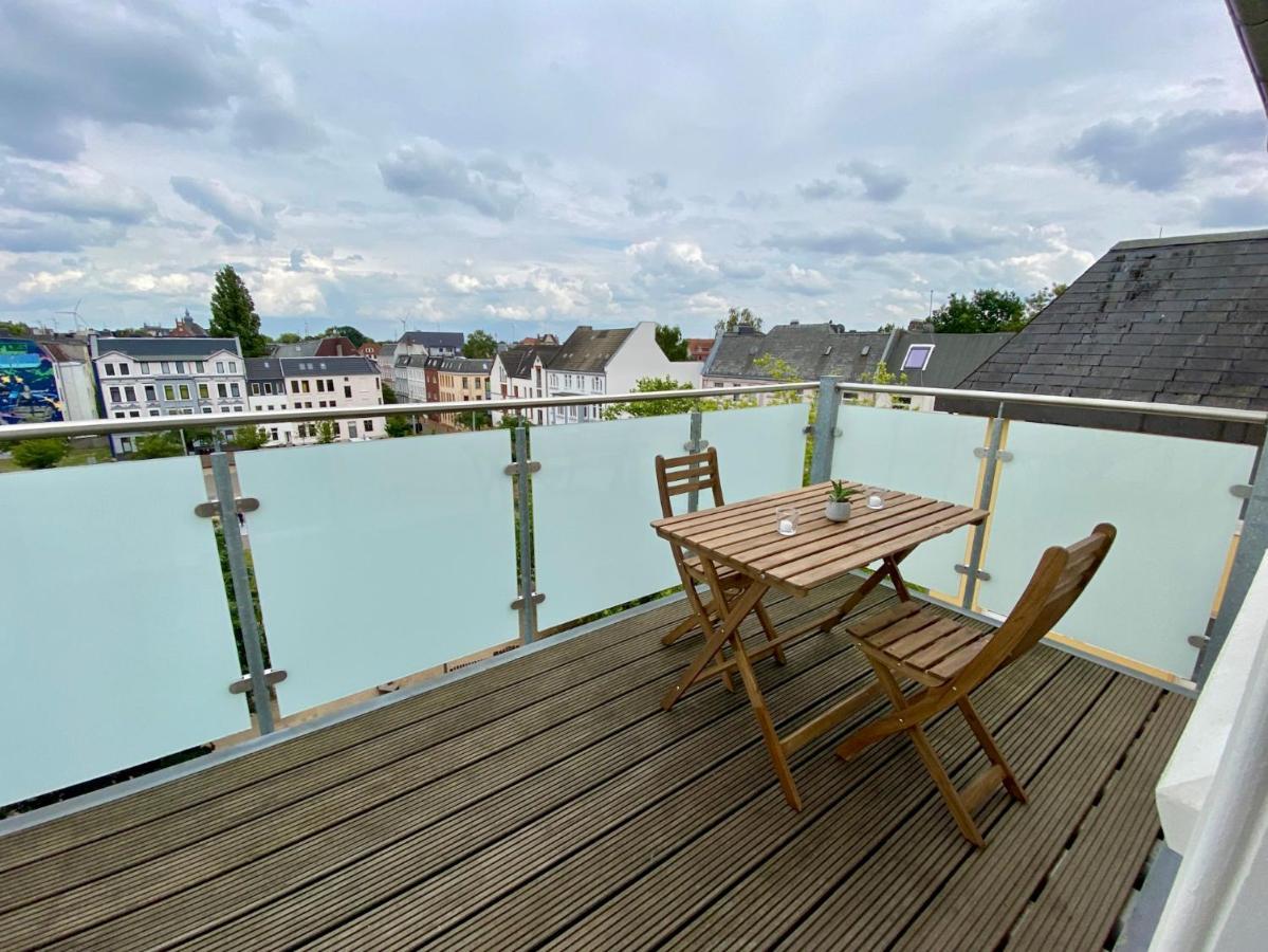 Woelkchen - Wohnung Mit Balkon, Holzdielen & Tv Bremerhaven Bagian luar foto